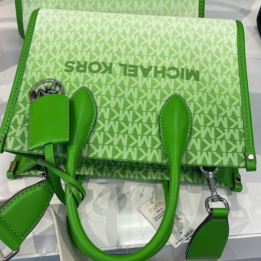 Michael Kors Mirella Small Ombré Signature Logo Crossbody Bag
COLOR JUNGLE
NWT - Picture 9 of 16
